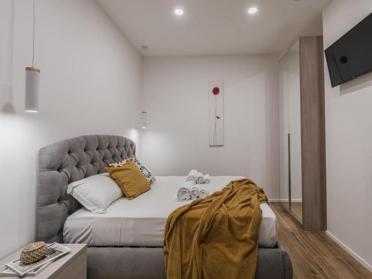 The Best Rent - Modern Three-Bedroom Apartment A Few Steps From The Colosseum 외부 사진