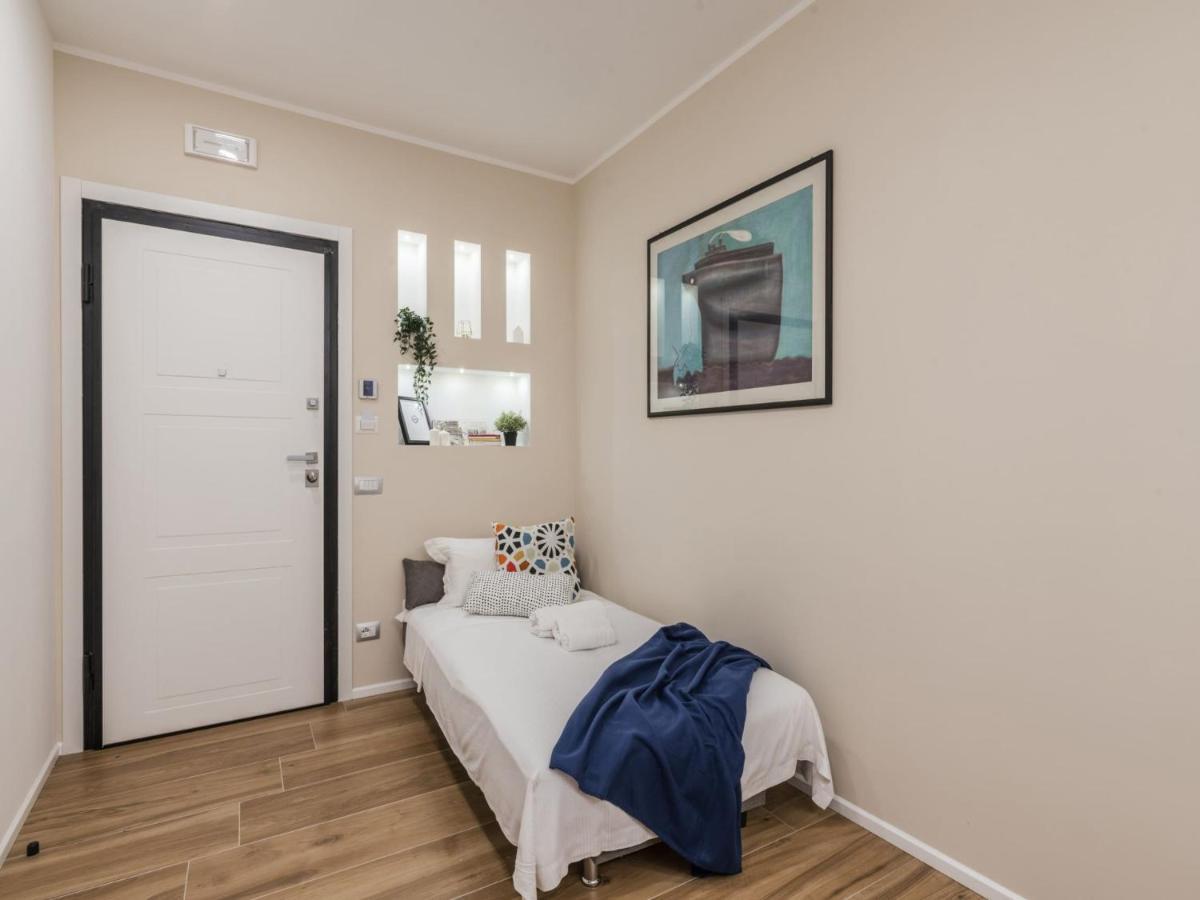 The Best Rent - Modern Three-Bedroom Apartment A Few Steps From The Colosseum 외부 사진